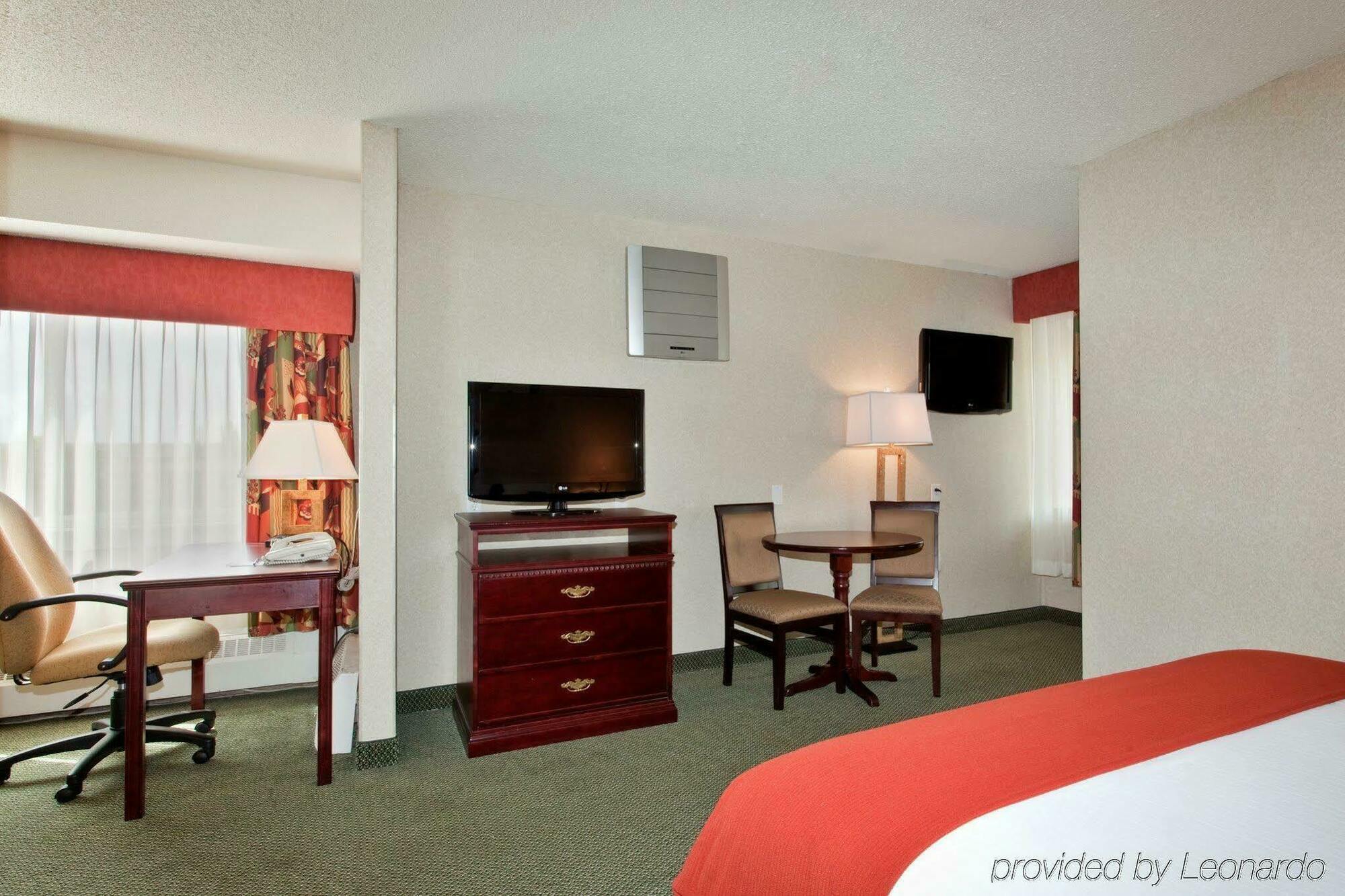 Holiday Inn Express Red Deer, An Ihg Hotel Chambre photo